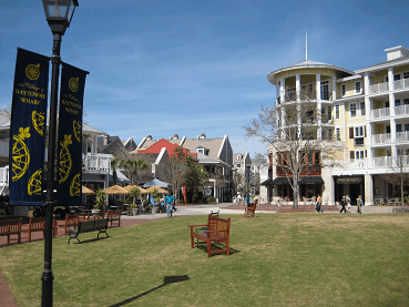 Village of Baytowne Wharf Lawn