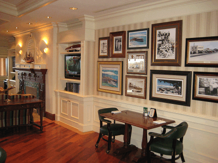 Emerald Grande In Destin Bar and Grill